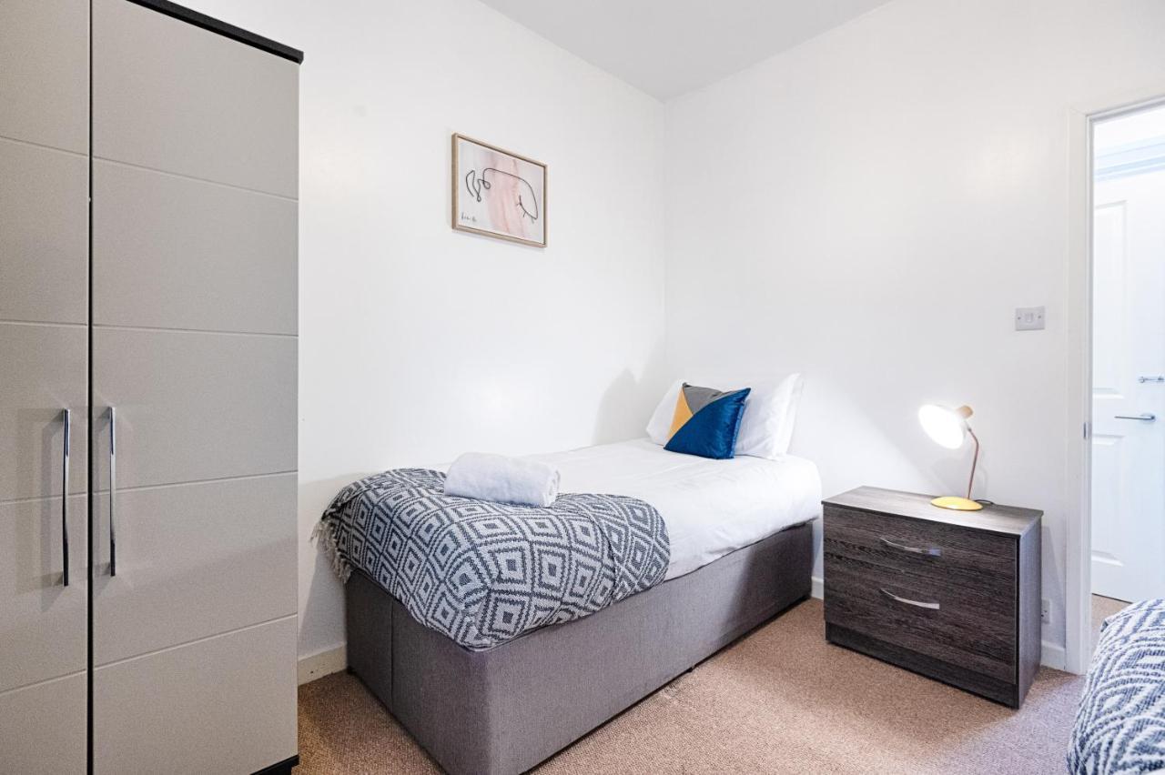 Parking, Smart Tv'S In All Rooms! สวอนซี ภายนอก รูปภาพ